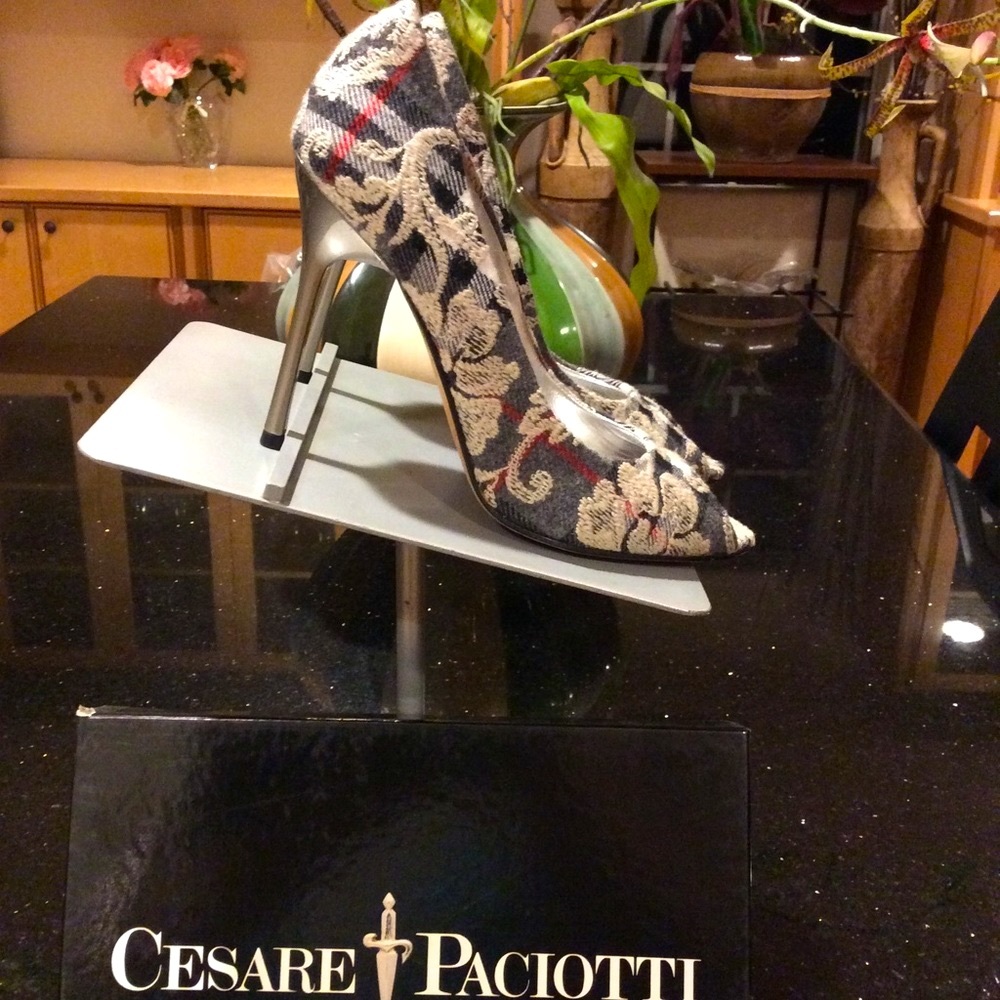 Cesare peep toe stiletto pumps n jacquard fabric.